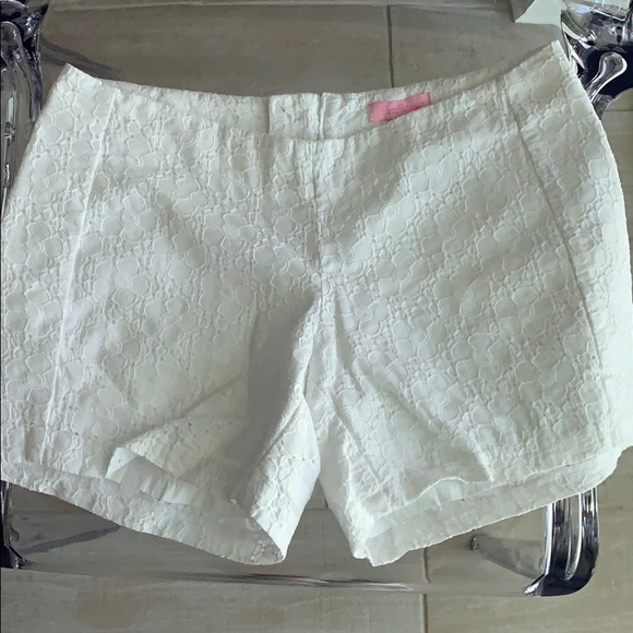 White lace Lilly Pulitzer Shorts! - Picture 1 of 3